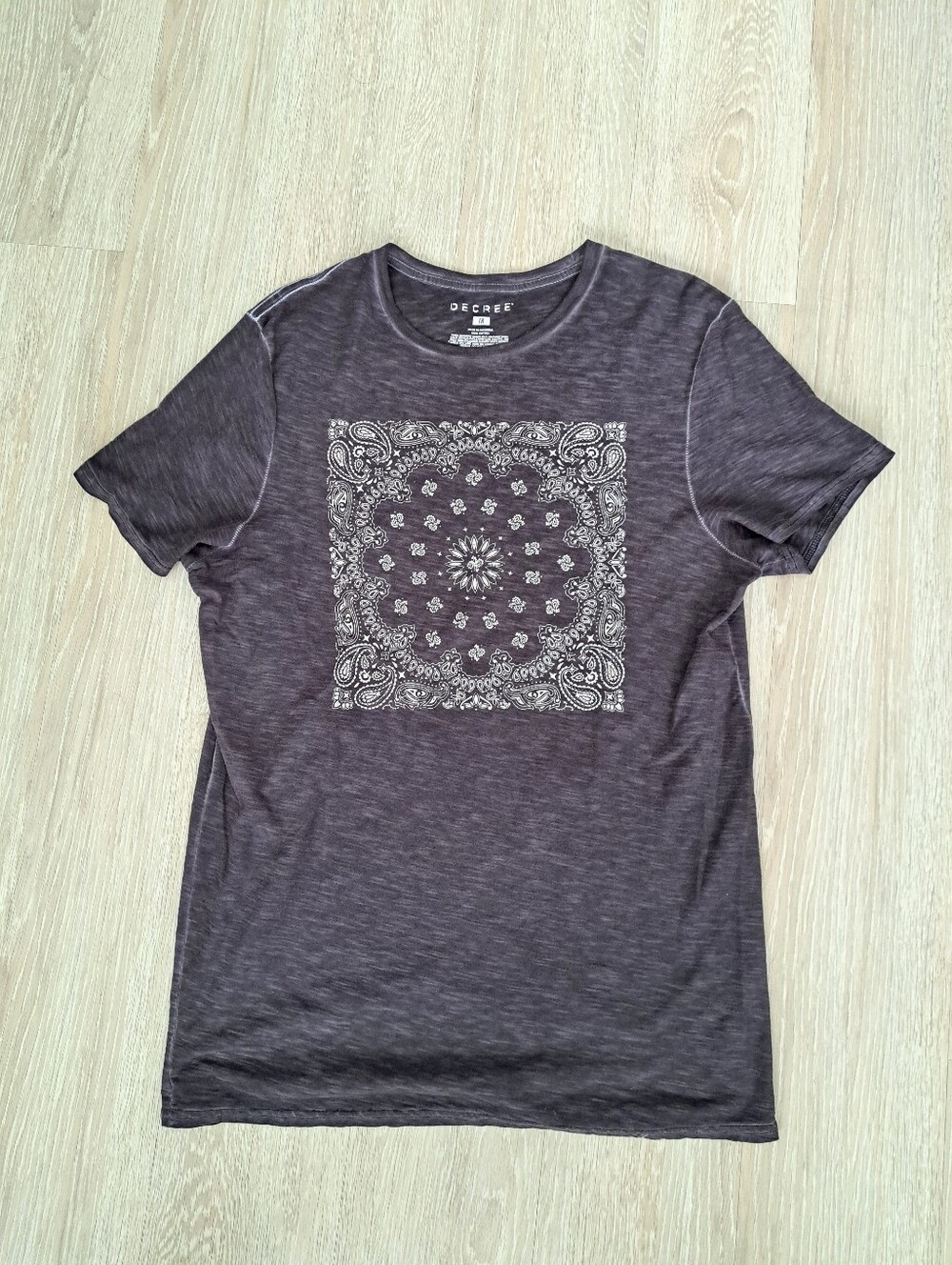 Decree Men's Charcoal Grey Bandana Graphic Crewneck Tee Sz M